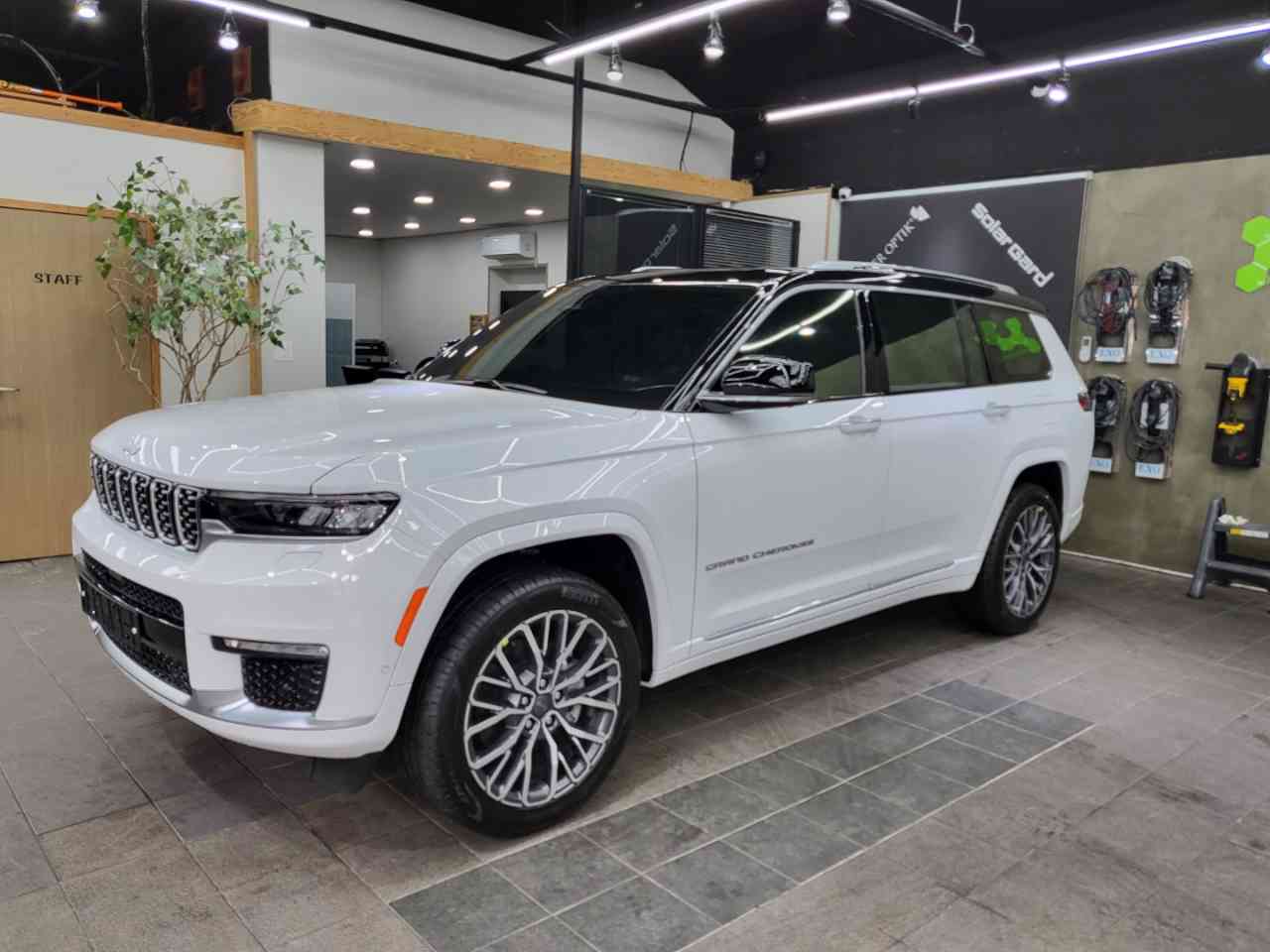 지프 그랜드 체로키 L 서밋 리저브 4x4 썸네일 이미지