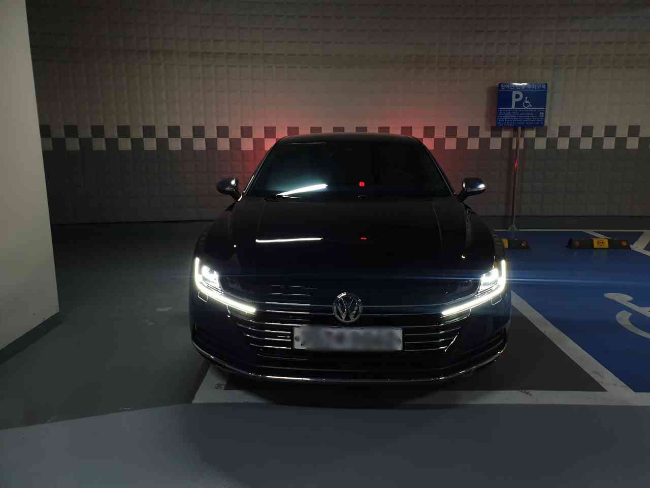 폭스바겐 아테온 2.0 TDI 엘레강스 프레스티지 썸네일 이미지
