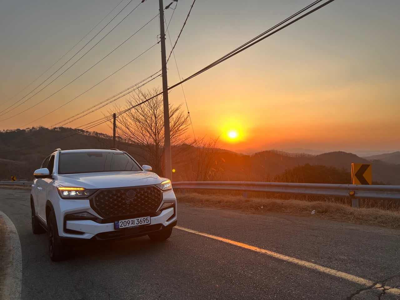 KG 모빌리티 렉스턴 더 블랙 4WD 5인승 썸네일 이미지