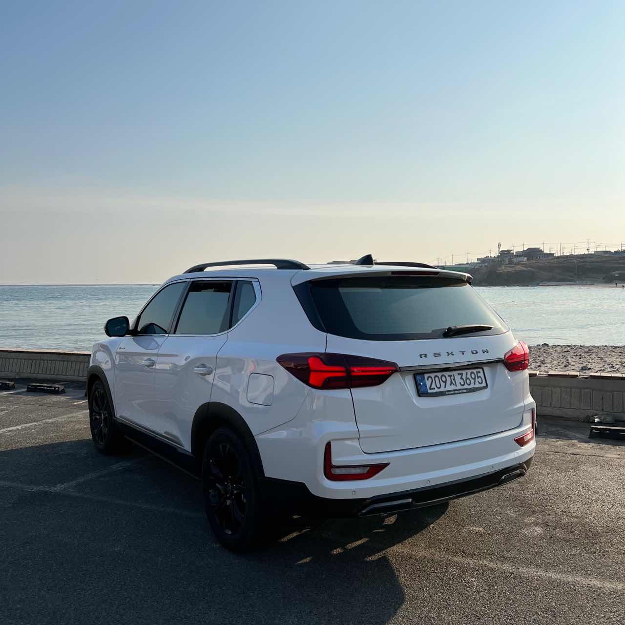 KG 모빌리티 렉스턴 더 블랙 4WD 5인승 썸네일 이미지