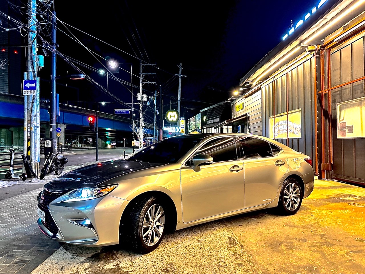 렉서스 ES 300h 슈프림 게시글 썸네일