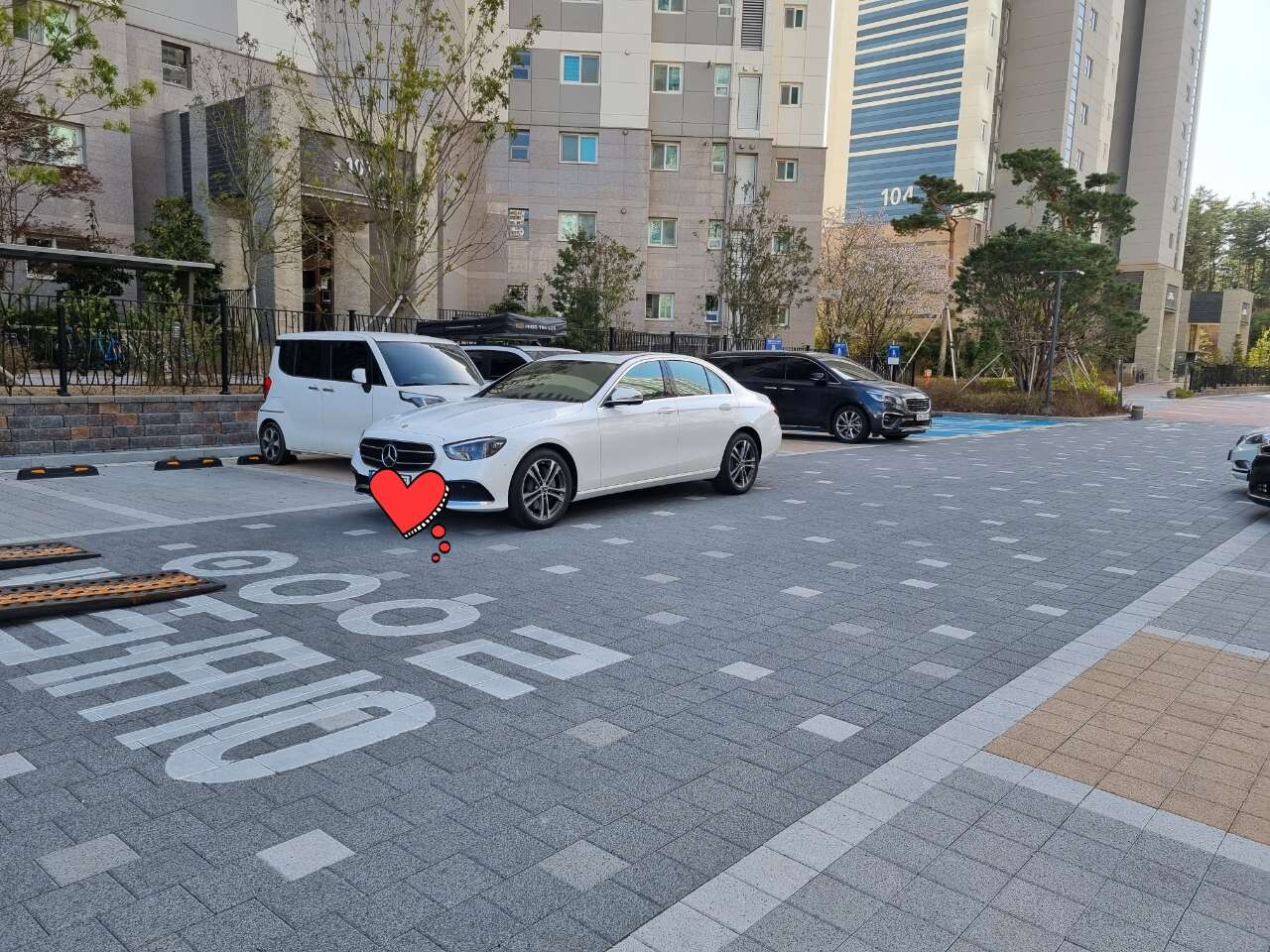 벤츠 E-클래스 E 350 4MATIC 아방가르드 이미지2
