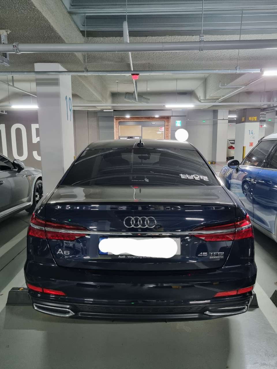 아우디 A6 45 TFSI 콰트로 프리미엄 [2C5+NOQ+PS8+PV6] 썸네일 이미지