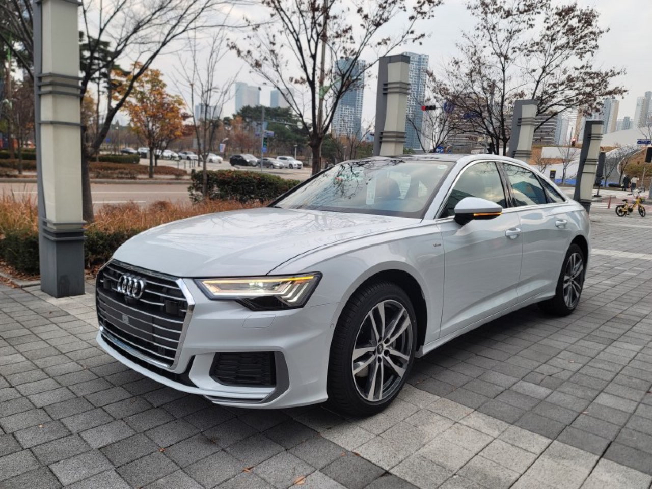 아우디 A6 45 TFSI 프리미엄 [2C5] 썸네일 이미지