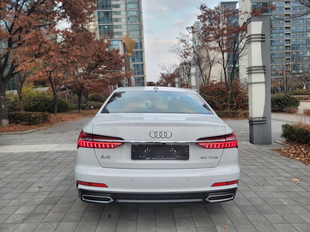 아우디 A6 45 TFSI 프리미엄 [2C5] 썸네일 이미지