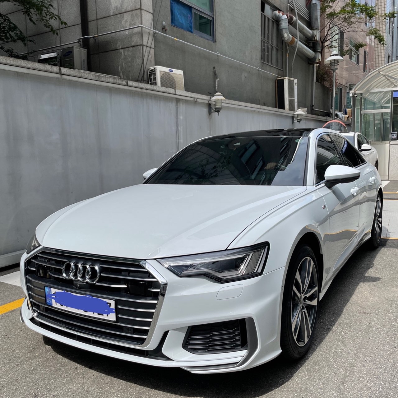 아우디 A6 45 TFSI 콰트로 프리미엄 [상품성개선] 게시글 썸네일