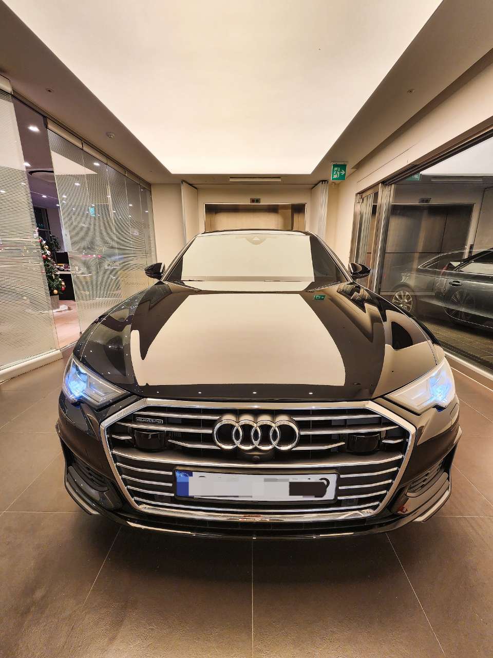 아우디 A6 45 TFSI 콰트로 프리미엄 [2C5+PI1+C1S] 게시글 썸네일