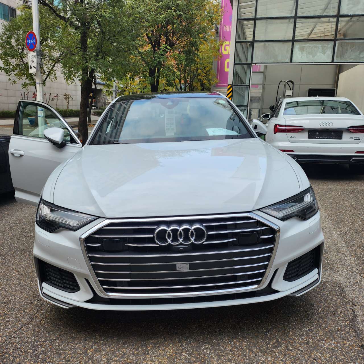 아우디 A6 45 TFSI 프리미엄 [2C5] 썸네일 이미지