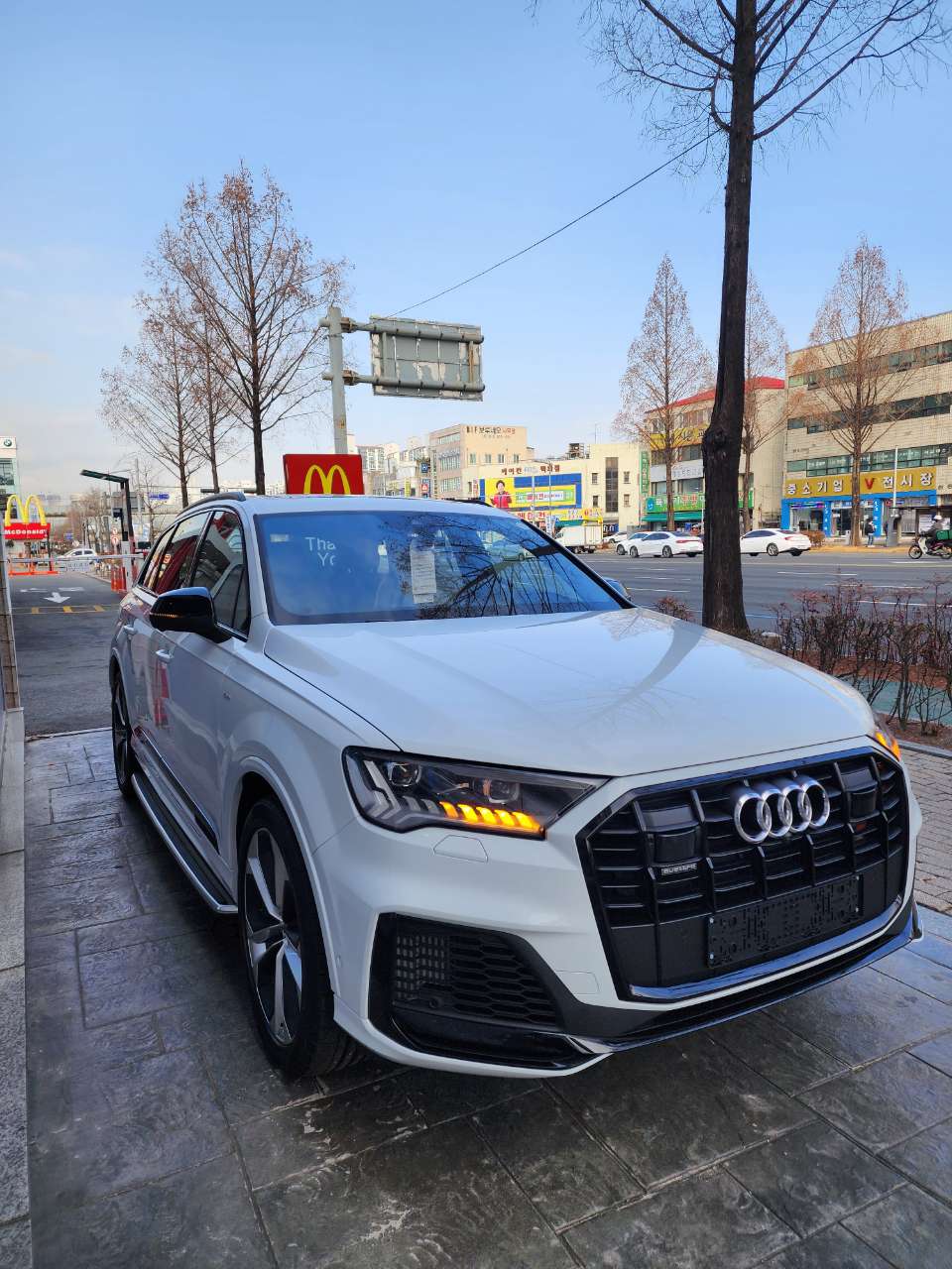 아우디 Q7 55 TFSI 콰트로 프리미엄 [Pl9] 썸네일 이미지