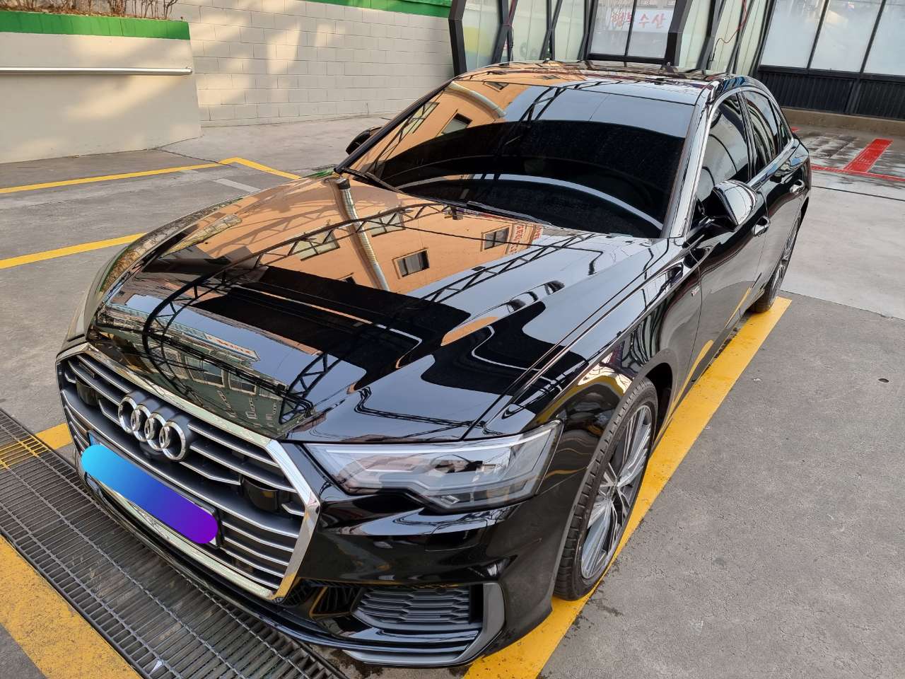 아우디 A6 45 TFSI 콰트로 프리미엄 [2C5+PI1+C1S] 썸네일 이미지