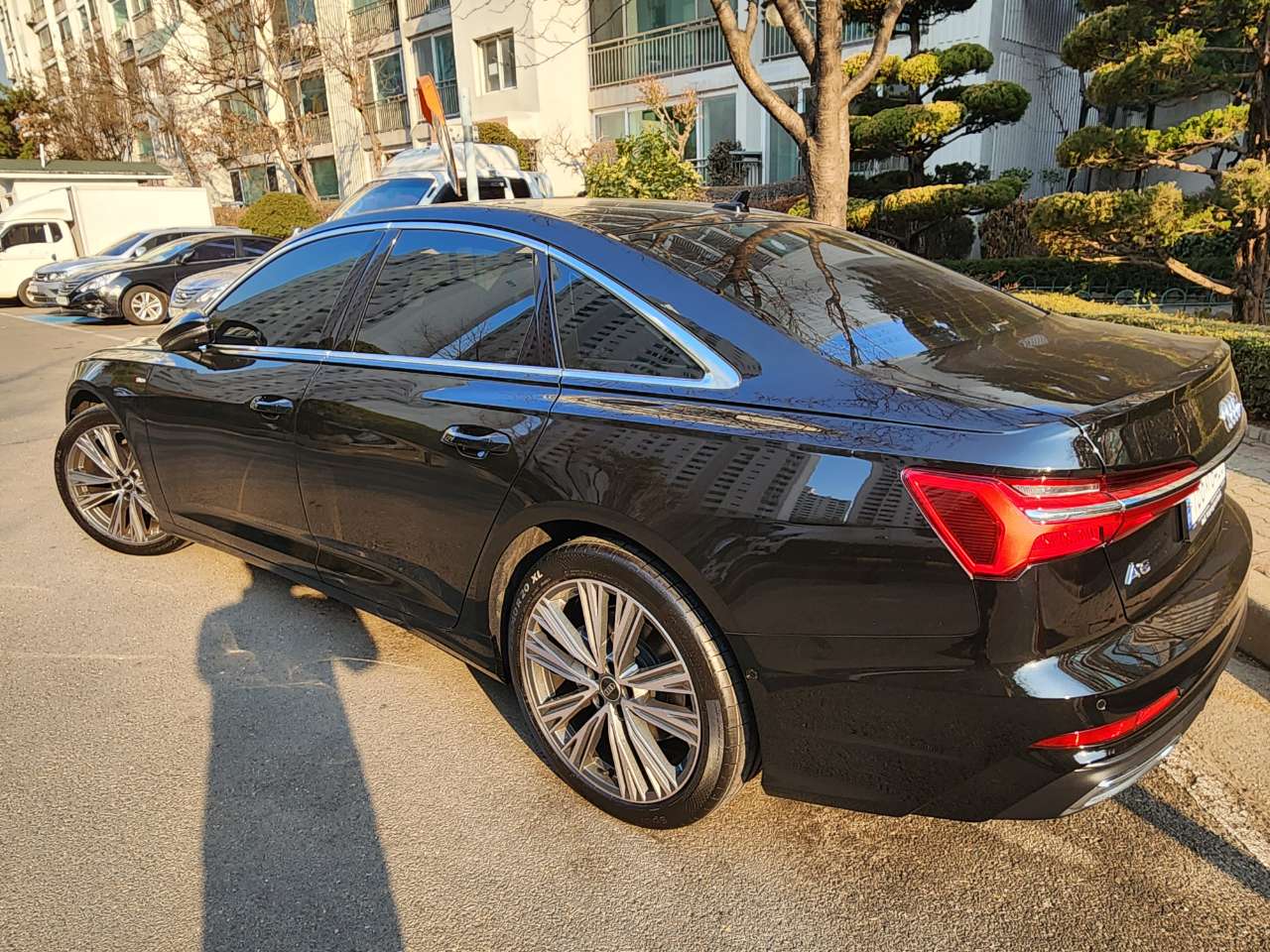 아우디 A6 45 TFSI 콰트로 프리미엄 [2C5+PI1+C1S] 썸네일 이미지