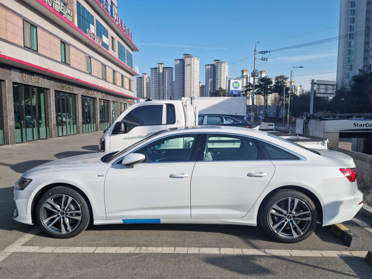 아우디 A6 40 TDI 프리미엄 [2C5+PI1] 썸네일 이미지