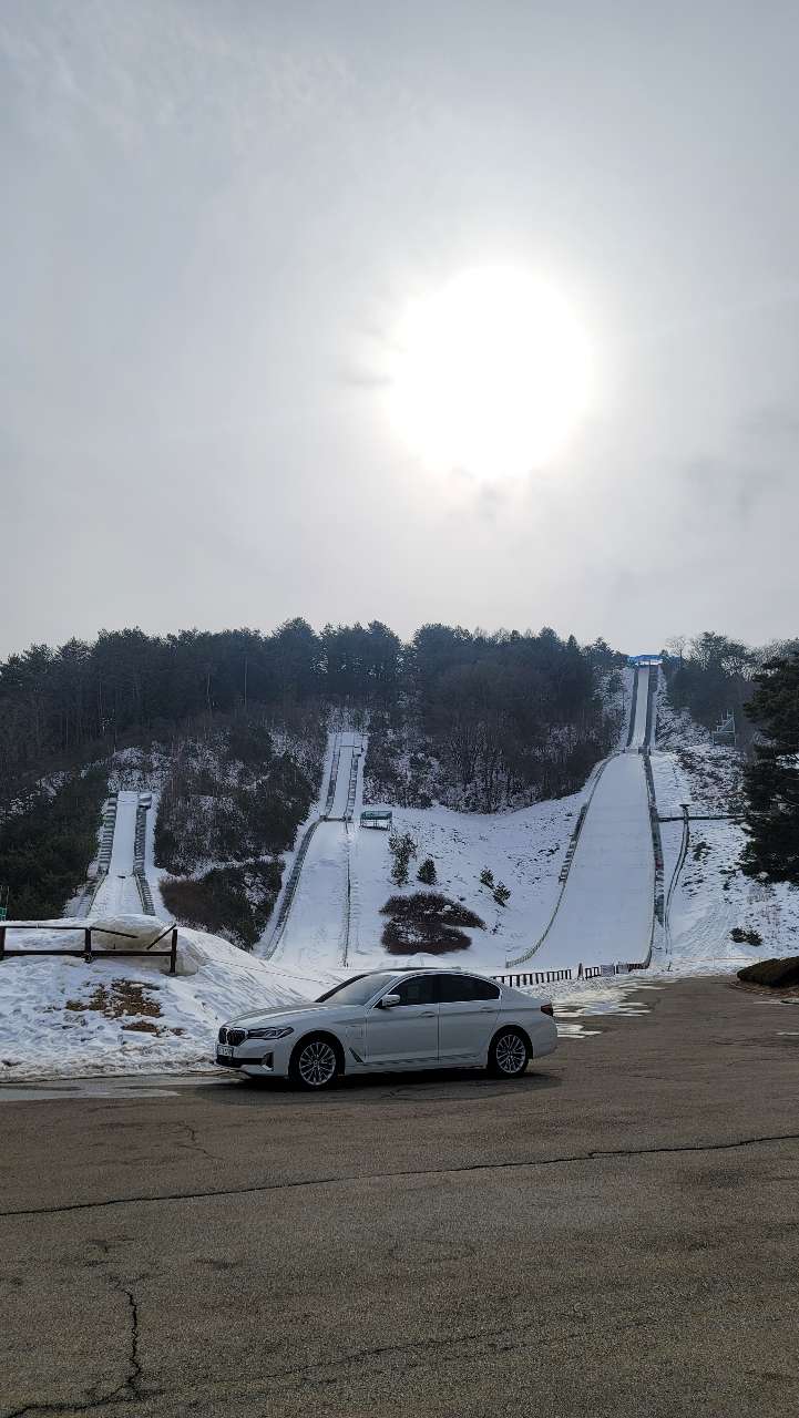 BMW 5시리즈 530e 럭셔리 P2 게시글 썸네일