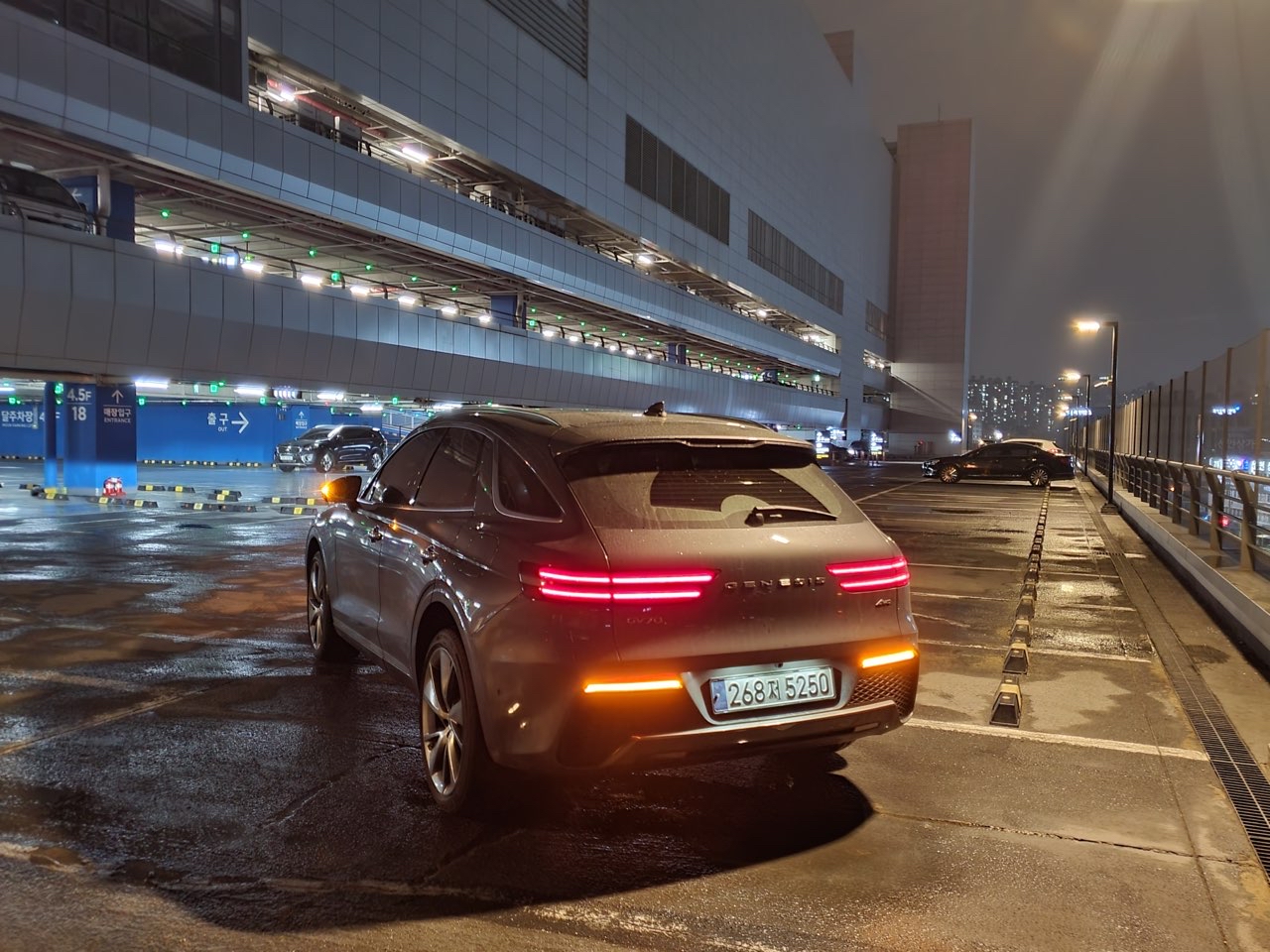 제네시스 GV70 디젤 2.2 AWD 파퓰러 I 패키지 썸네일 이미지