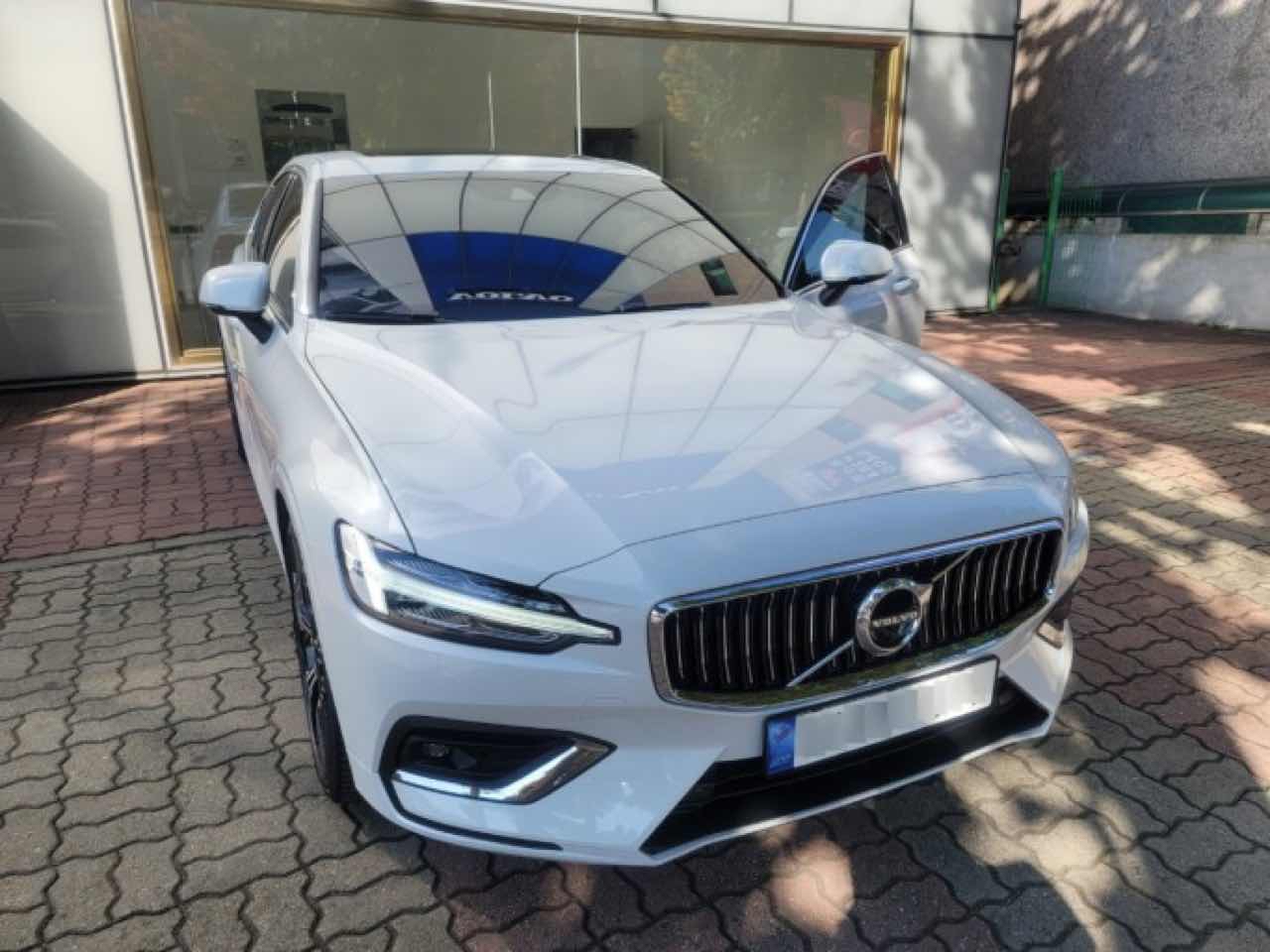 볼보 s60 인스크립션(풀옵)vs v60 기본 게시글 썸네일