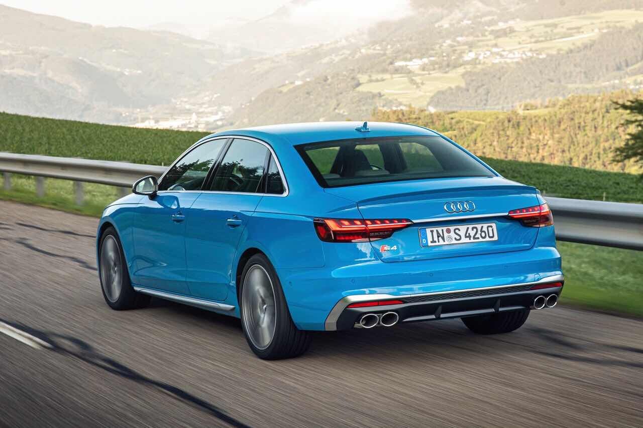 BMW M340i 덤벼?  아우디 S4 출시 이미지4