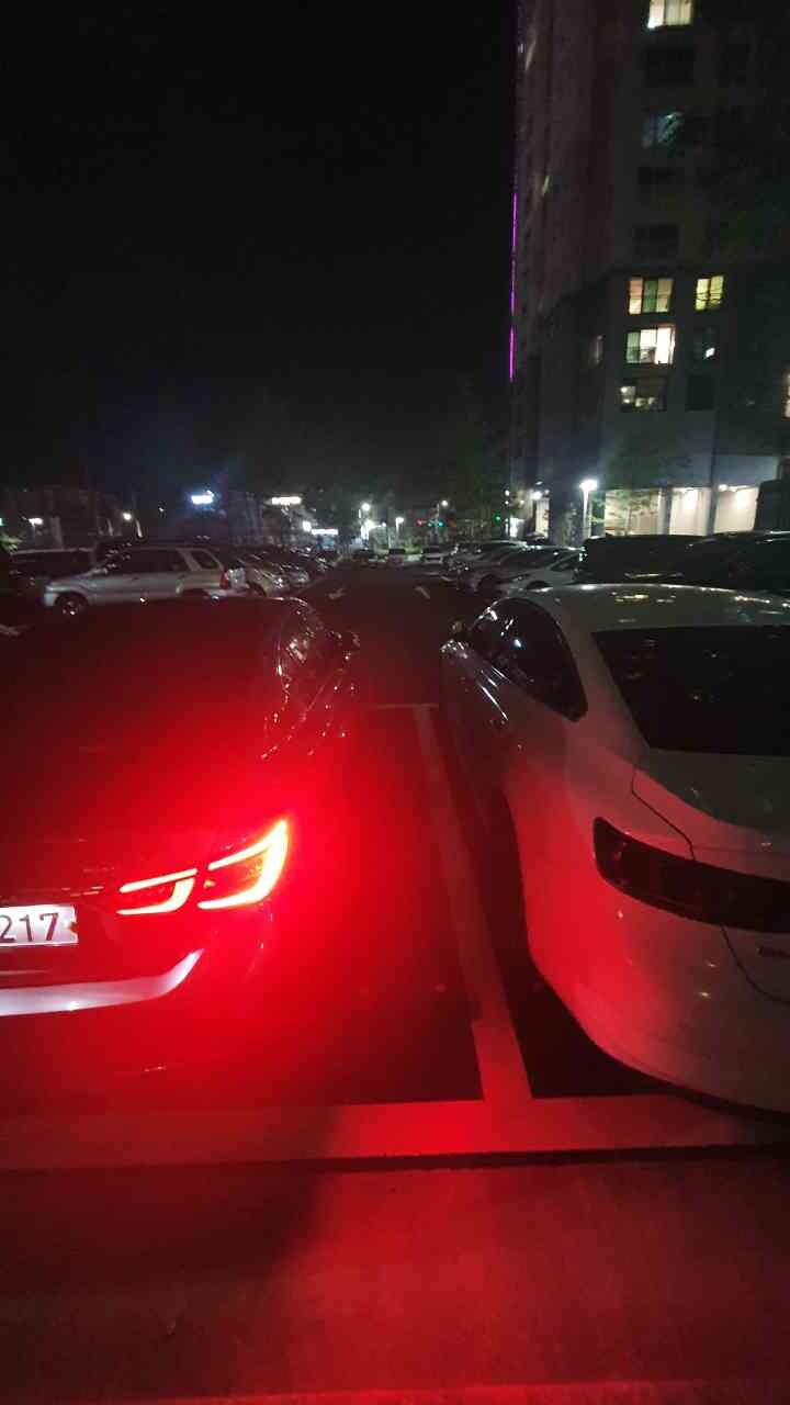 Es300h 22년형 vs 21년 재고전시차 이미지2