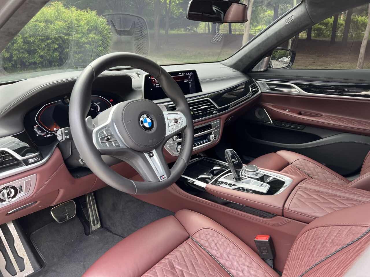 8기통 벤츠 vs 12기통 BMW  이미지5