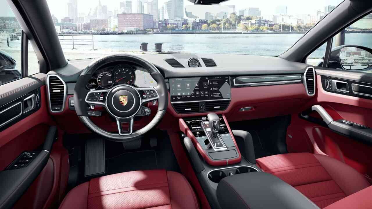 카이엔 쿠페 노멀 VS X6 M50i    이미지2