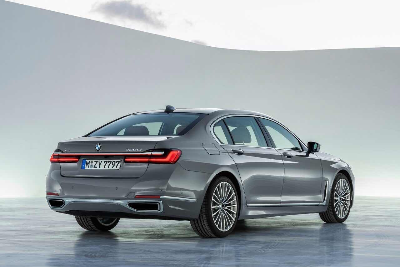 BMW 745e sDrive VS 벤츠 S450 4매틱  이미지2