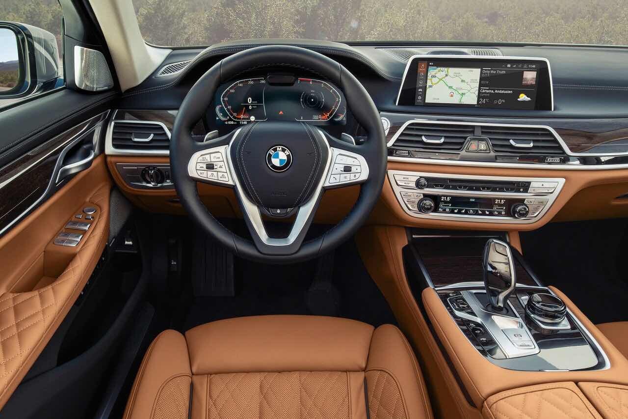 BMW 745e sDrive VS 벤츠 S450 4매틱  이미지3