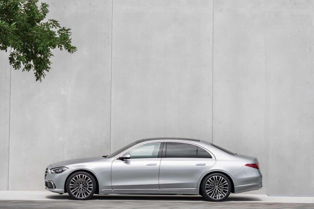 BMW 745e sDrive VS 벤츠 S450 4매틱  이미지6