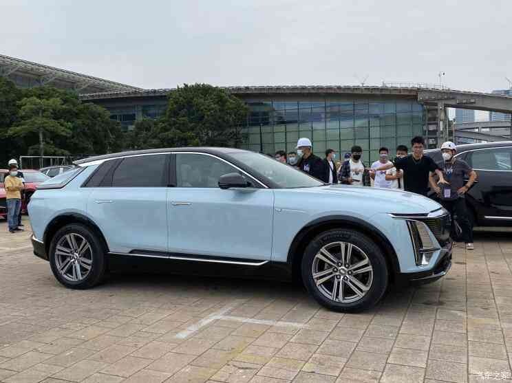 캐딜락 전기차 리릭 실물 사진   이미지1