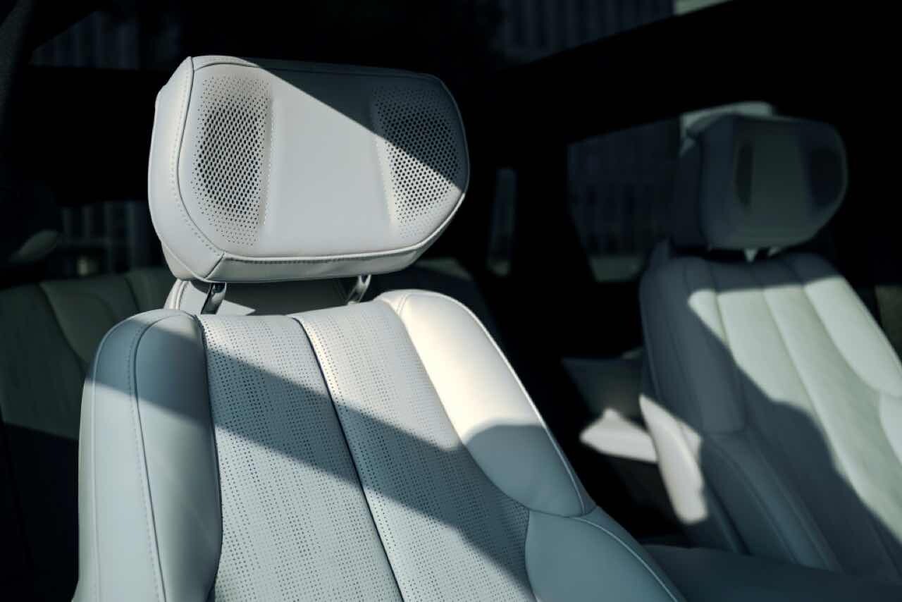 2022 캐딜락 리릭 오피셜 & 전시차 사진 이미지12