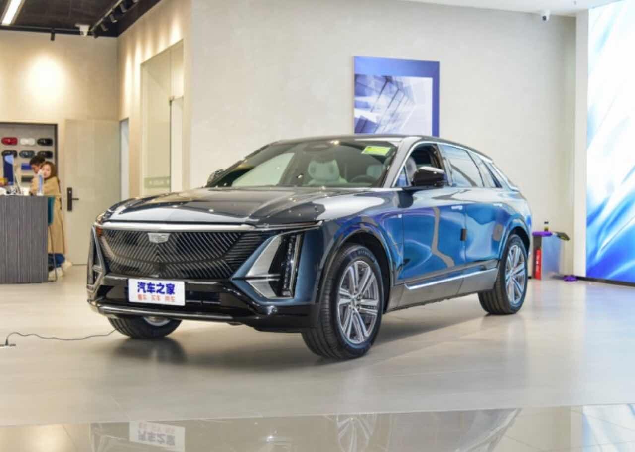 2022 캐딜락 리릭 오피셜 & 전시차 사진 이미지17