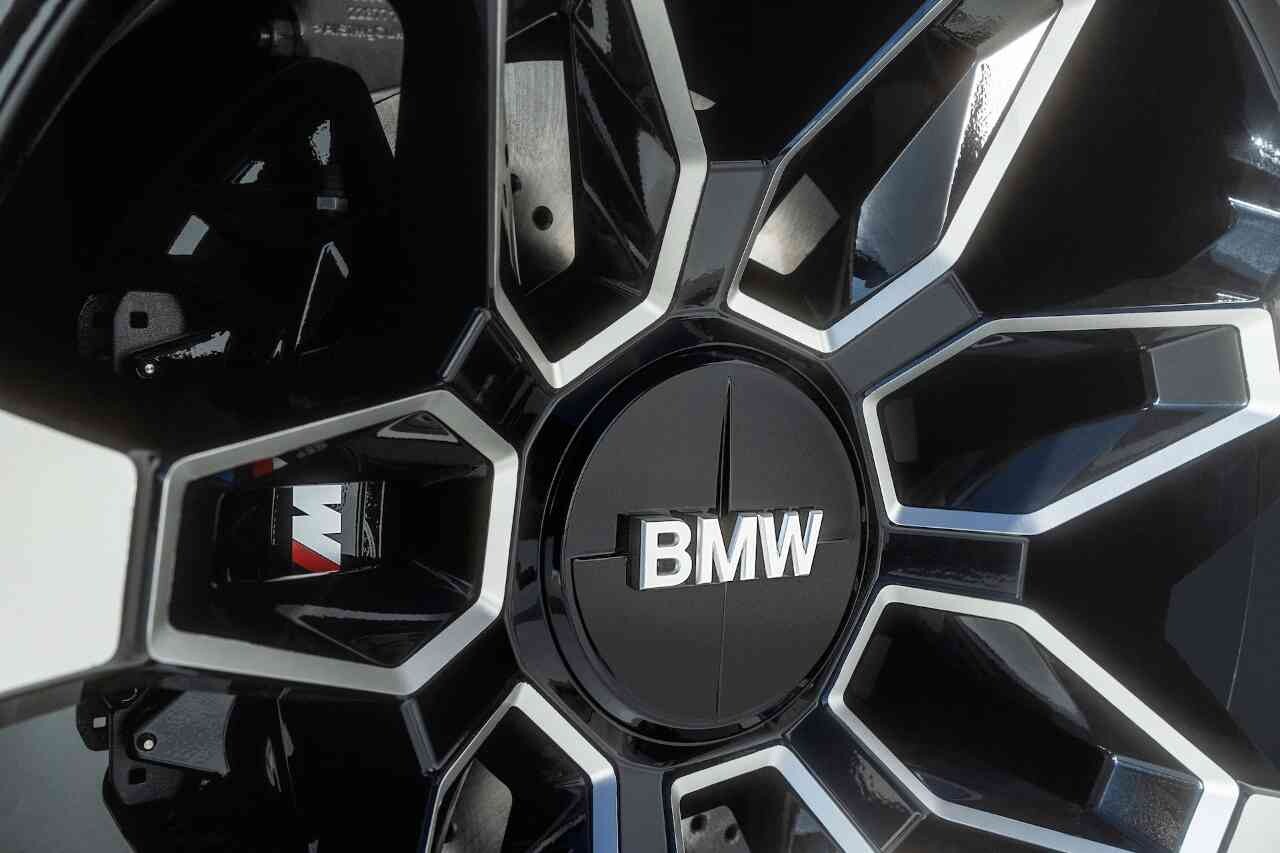 BMW의 차세대 플래그십 SUV, XM 디자인 공개 (컨셉) 이미지11