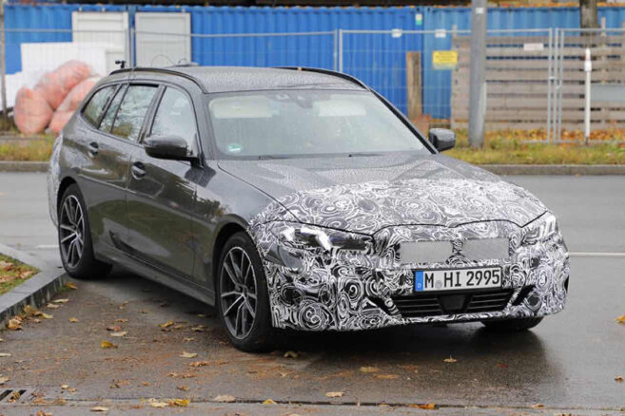 BMW 3시리즈 투어링 F/L스파이샷! 게시글 썸네일