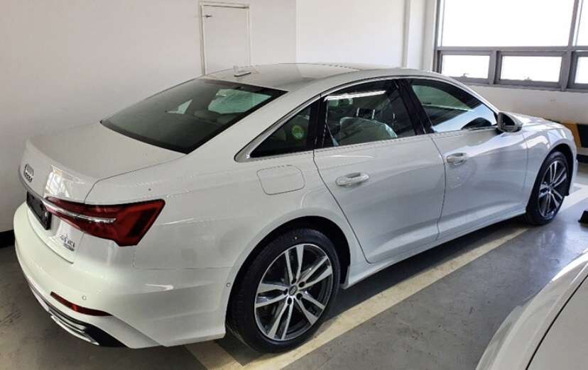 아우디 6기통 세단 vs BMW 4기통 세단  이미지1