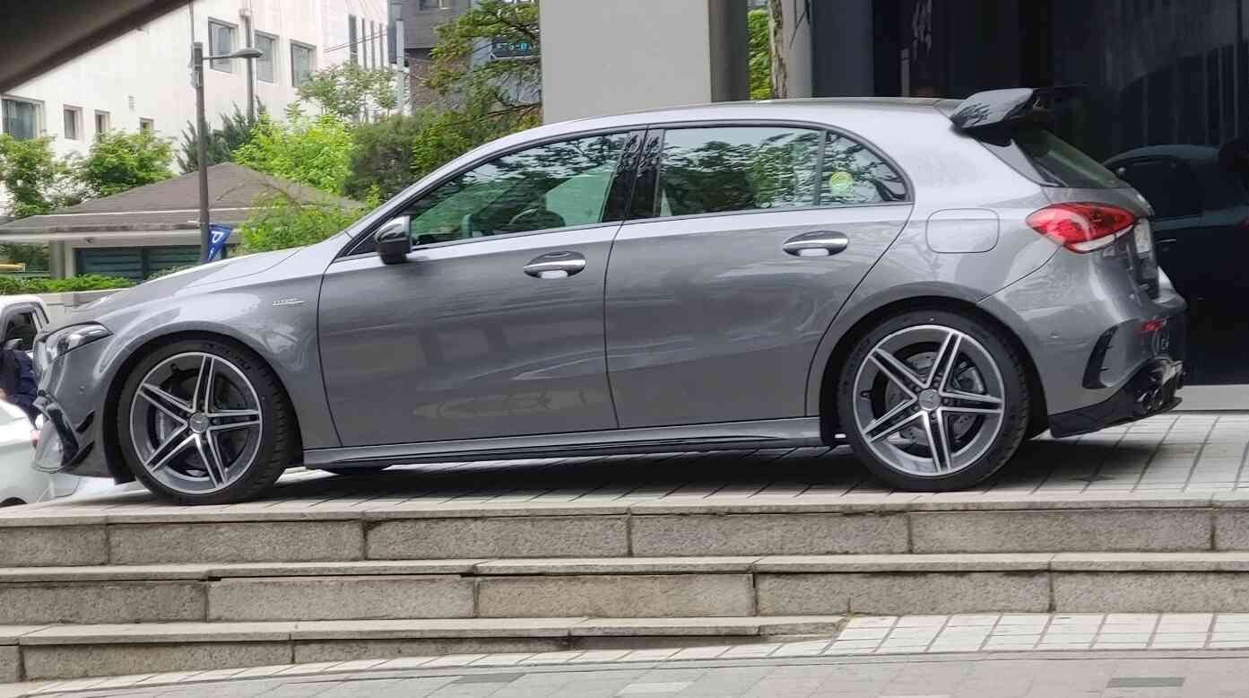 이 차 이름이 몬가요??(사진) 게시글 썸네일