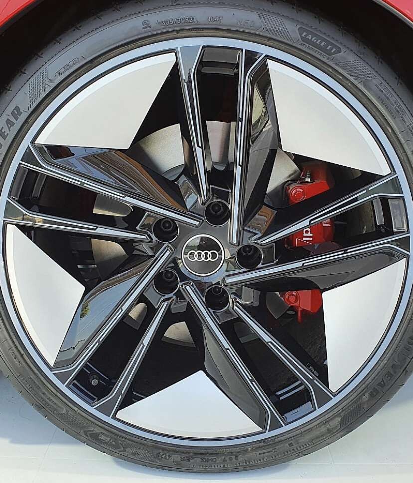 아우디 E-Tron GT 잘 나왔네요 이미지8
