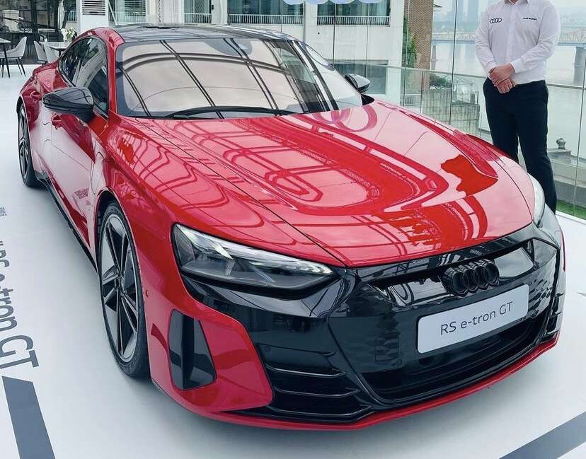 아우디 E-Tron GT 잘 나왔네요 이미지2