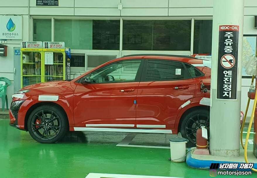 단체로 회식하러 나온 코나N 이미지1