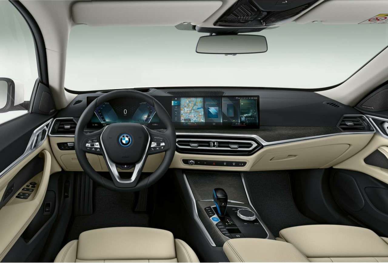 BMW i4 인테리어 공개!  게시글 썸네일