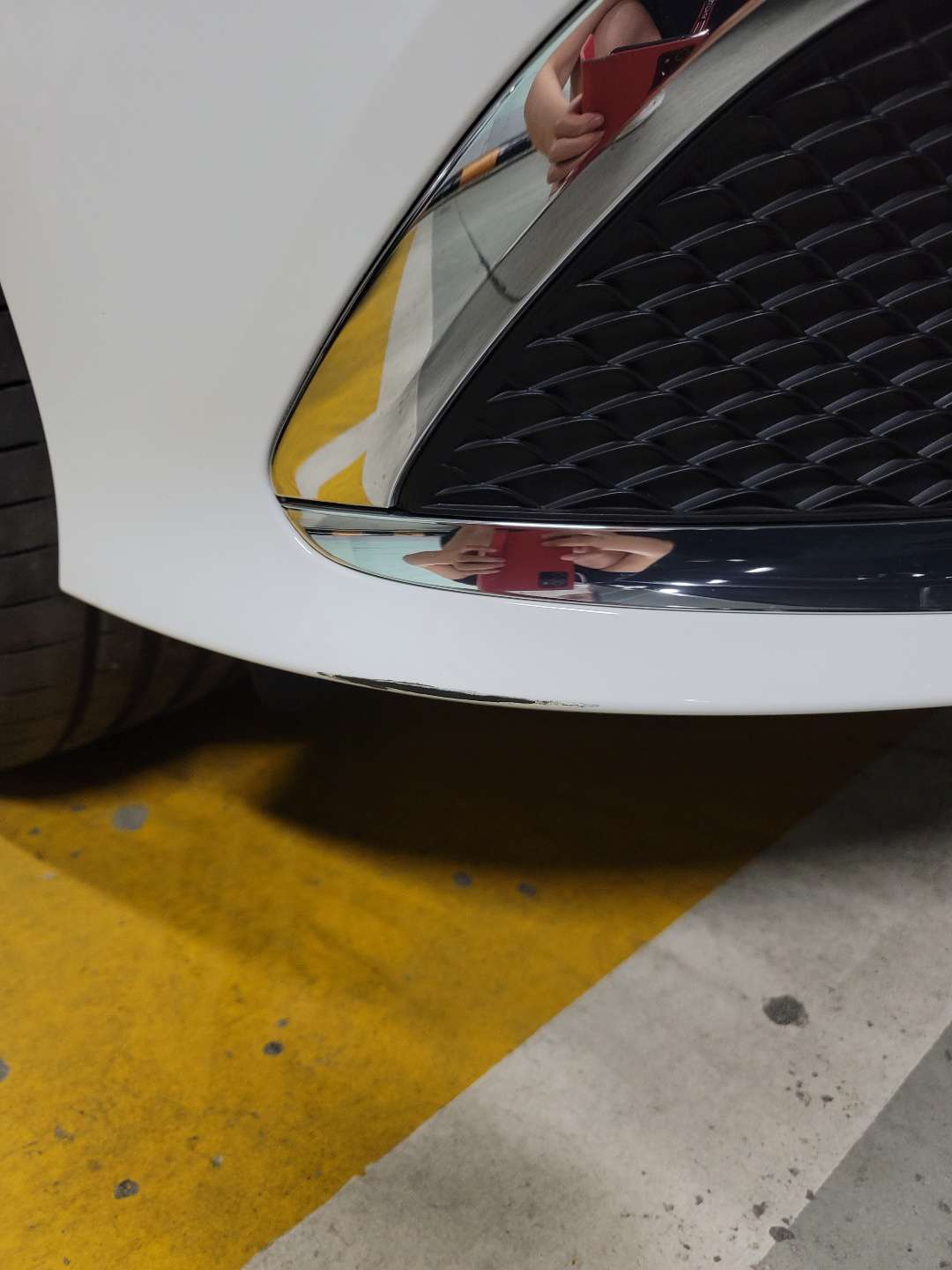 벤츠E250 ex 범퍼  부분도색 가능할까요?ㅠㅠ 게시글 썸네일