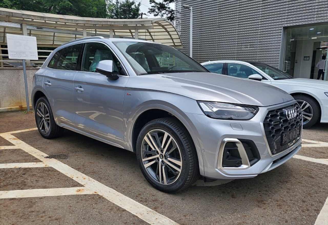 아우디 Q5 페이스리프트 전시차  이미지6