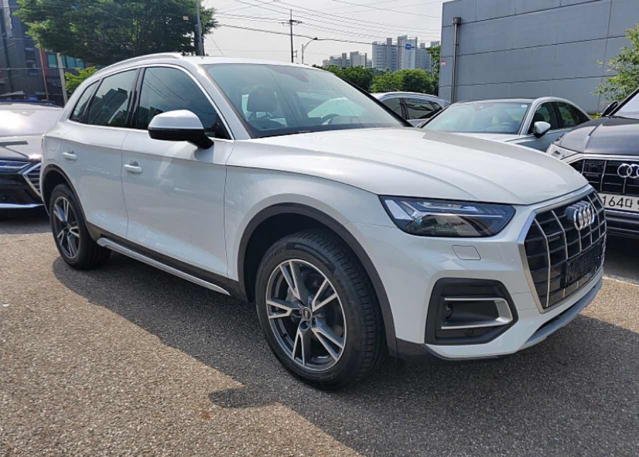 아우디 Q5 페이스리프트 전시차  이미지1