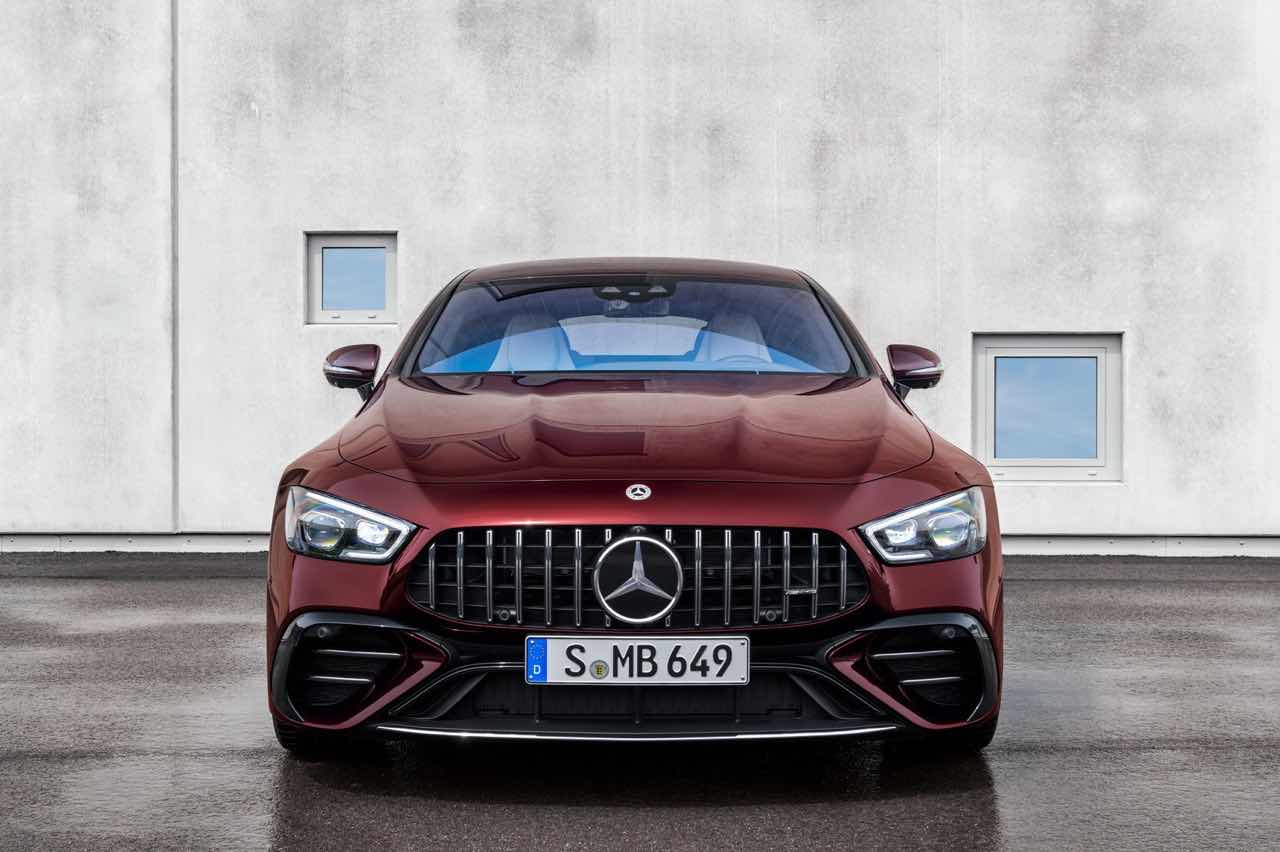 벤츠 AMG GT 4도어 페이스리프트 나왔네요  게시글 썸네일