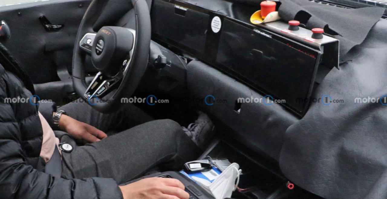 BMW—7시리즈 인테리어 스파이샷 게시글 썸네일