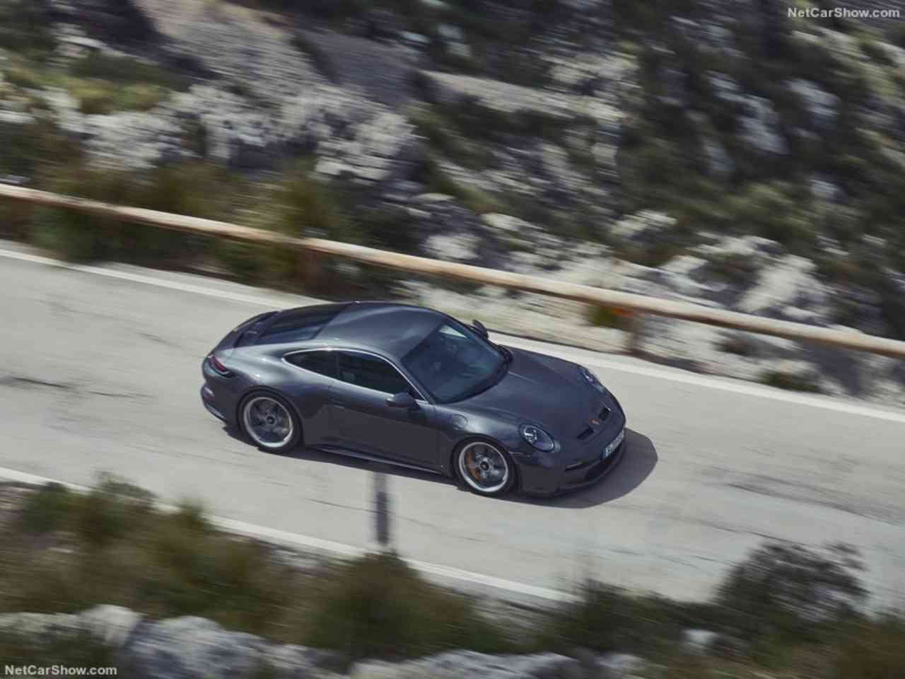 911 GT3 투어링 & 렉서스 NX 공개. 게시글 썸네일