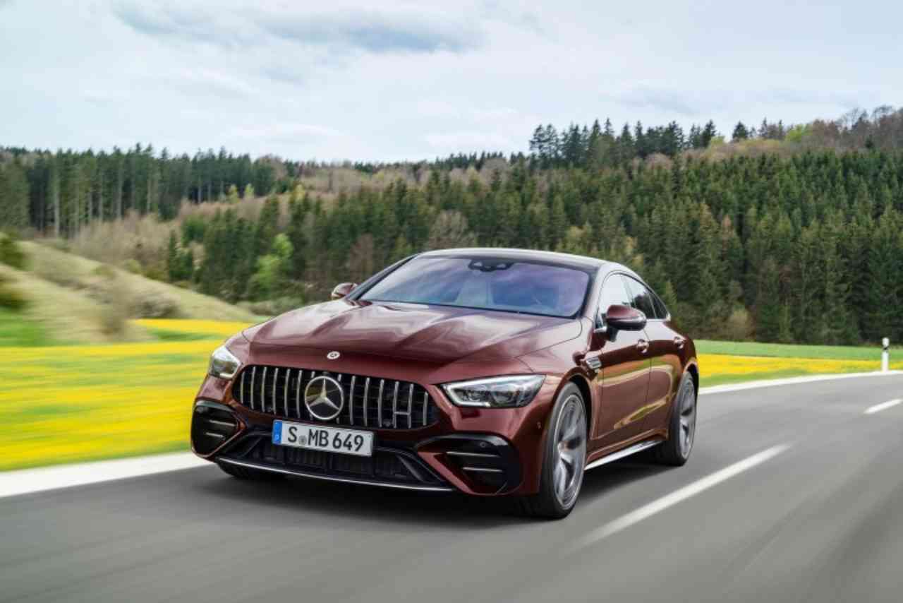 페리되는 AMG GT 에 국내에도 들어왔음 좋겠는 트림? 게시글 썸네일