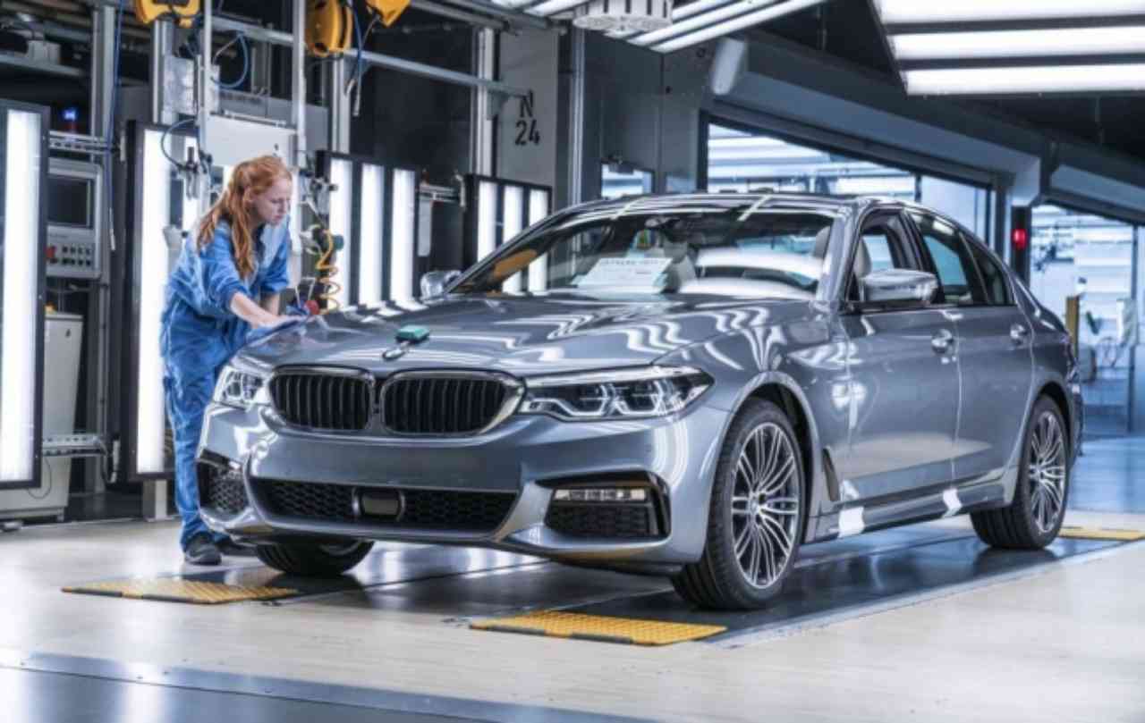 BMW 그룹 2025년까지 대당 생산 비용 25% 절감 목표, 한국은? 게시글 썸네일
