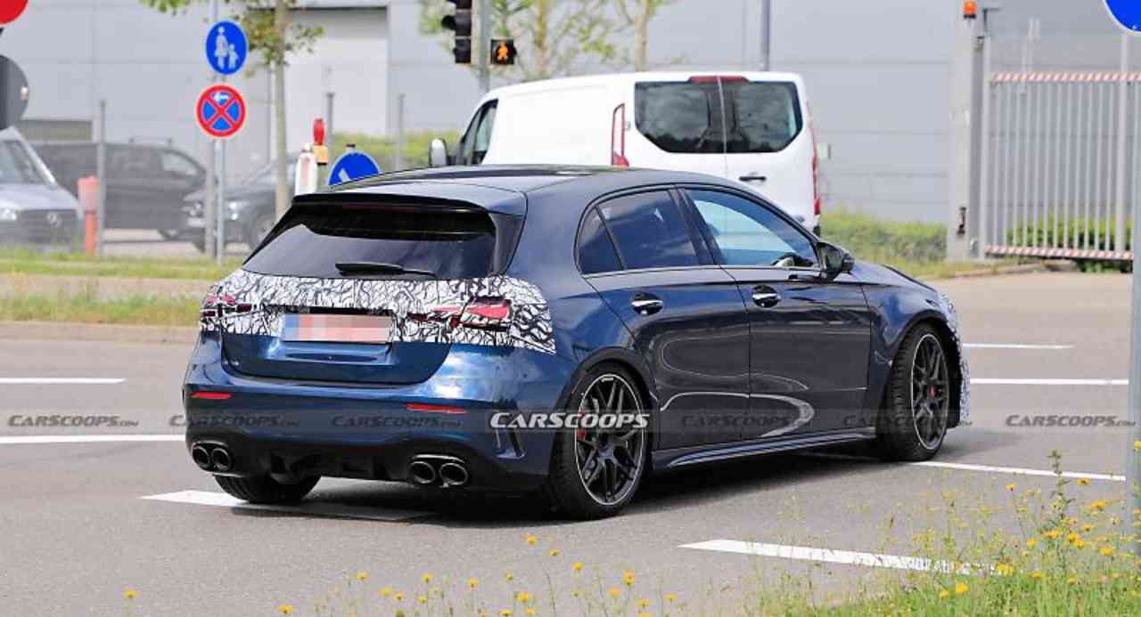 PocketRocket? AMG A45 2022년식 부분변경 모델 샷 게시글 썸네일
