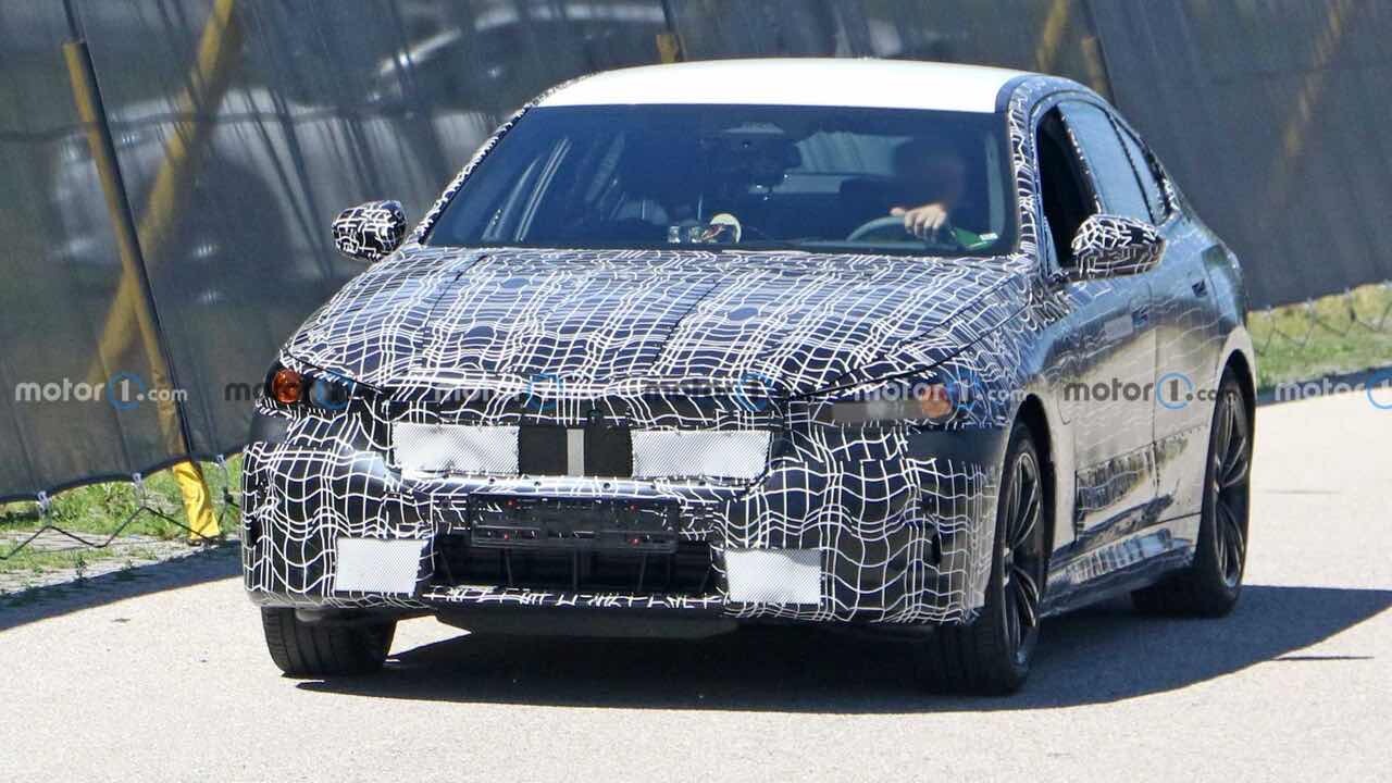 BMW 5시리즈 풀체인지 테스트카  게시글 썸네일