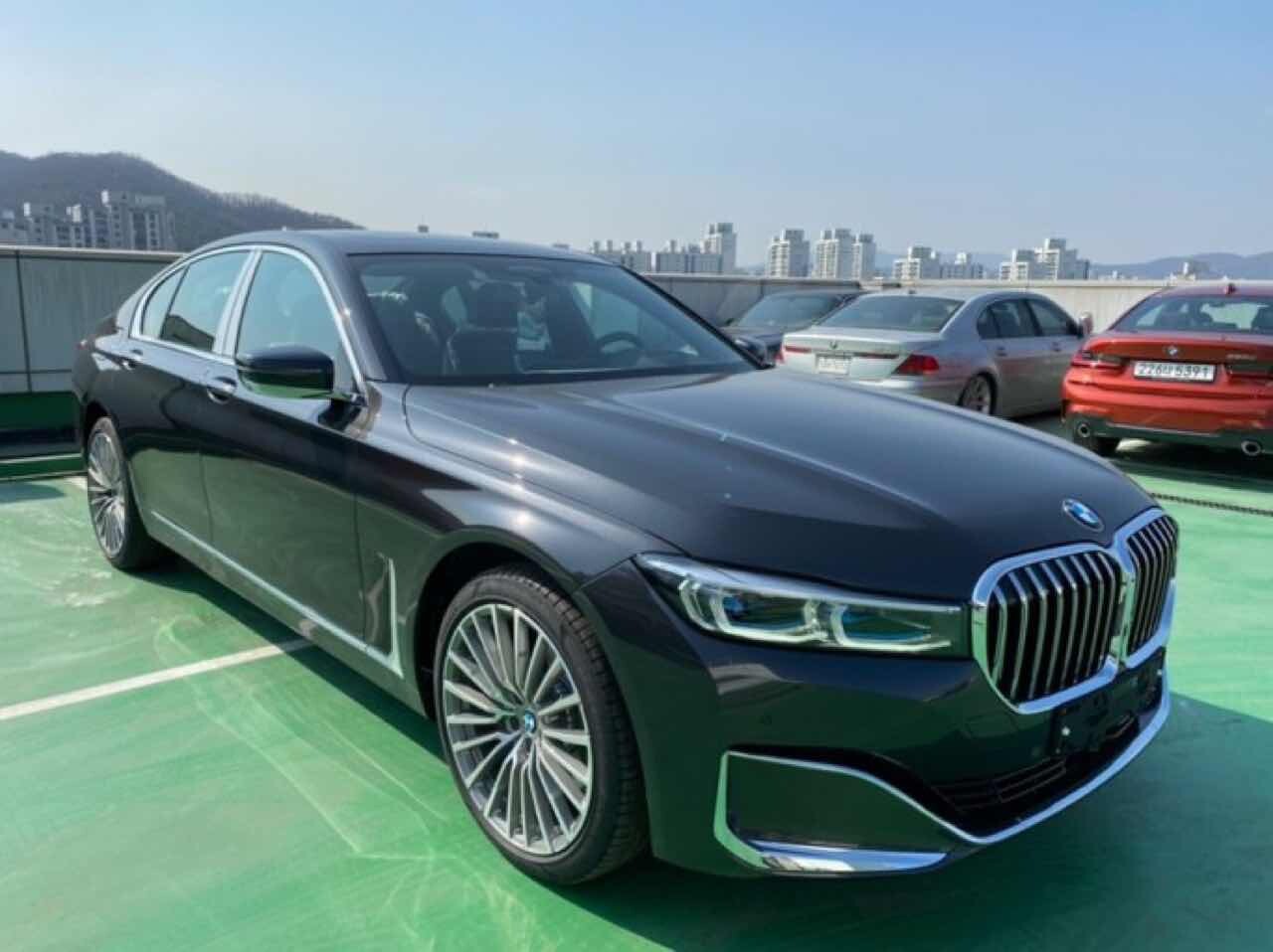 오너 드리븐용 세단  S400d VS 740d 게시글 썸네일