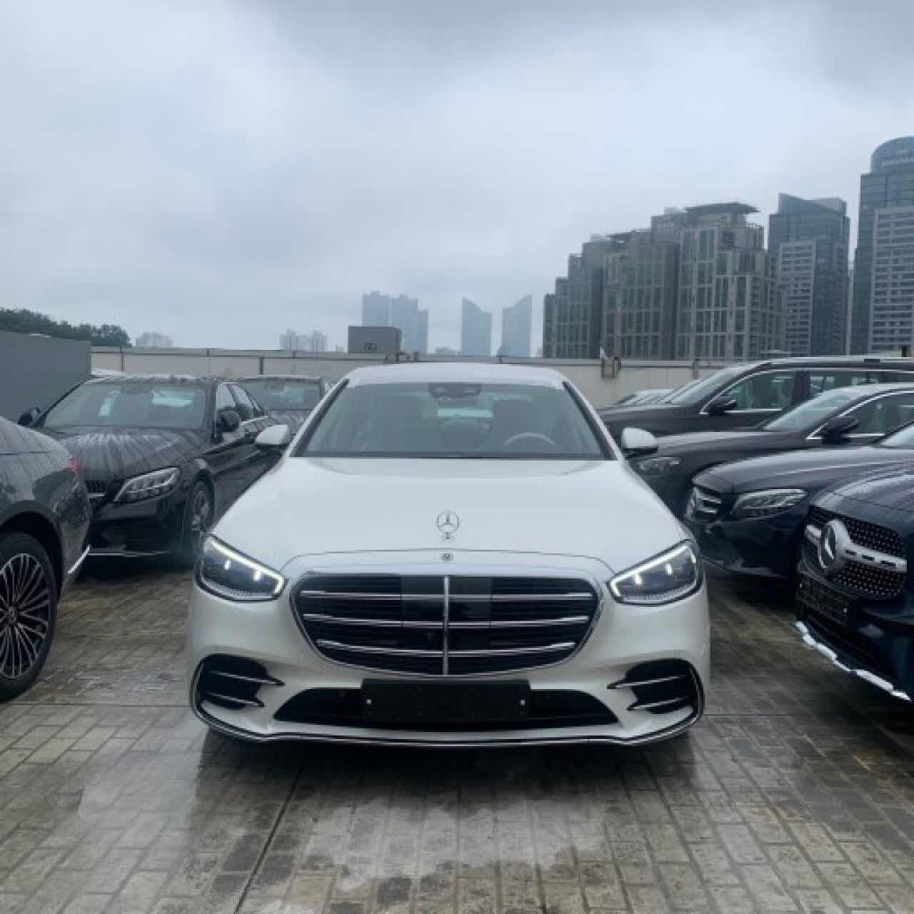 오너 드리븐용 세단  S400d VS 740d 이미지2