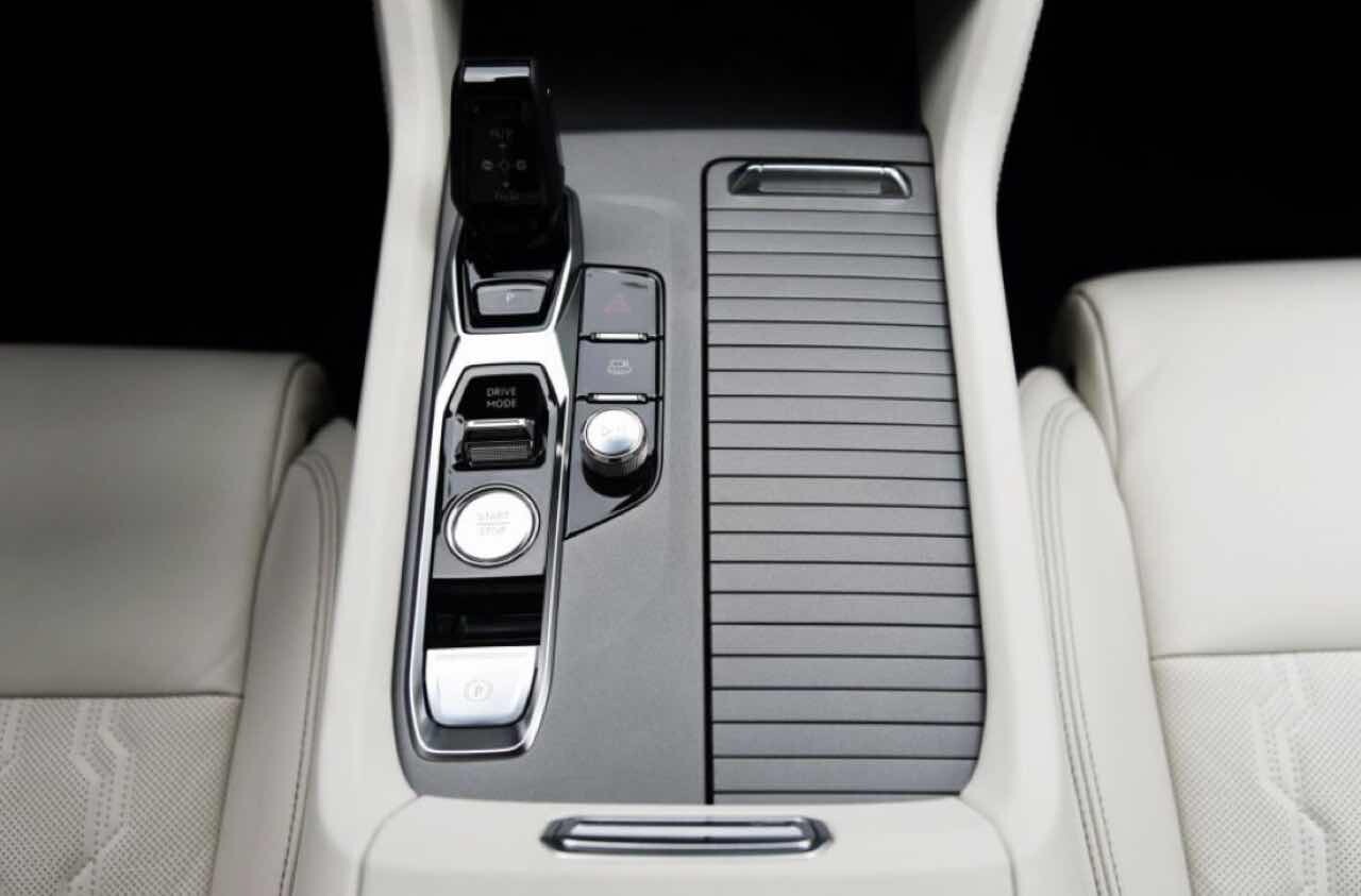 5천만원대로 구입할 수 있는 볼보 XC90 이미지17